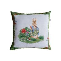 Наволочка Прованс гобеленовая декоративная Заяц с морковью Лужайка 4 Фото