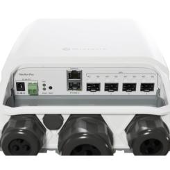Коммутатор сетевой Mikrotik CRS305-1G-4S+OUT Фото 3