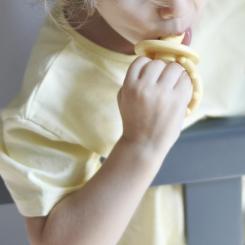 Пустышка MinikOiOi Gumy 3m+ (Mellow Yellow) Фото 4