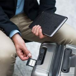 Чемодан Victorinox Travel Lexicon Titanium S Global USB Фото 11